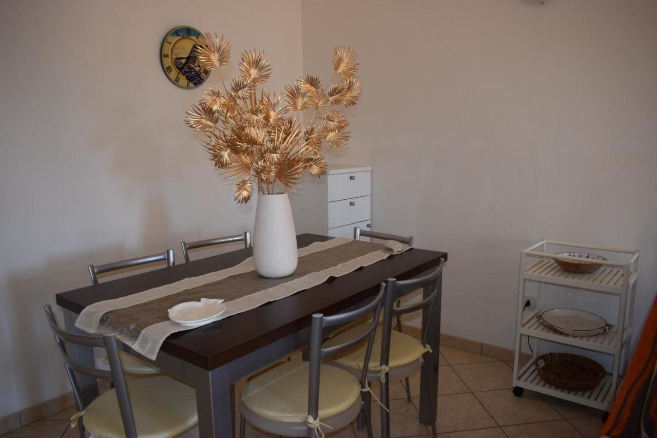 Villa Casa Rosa Dei Venti à Pula Extérieur photo